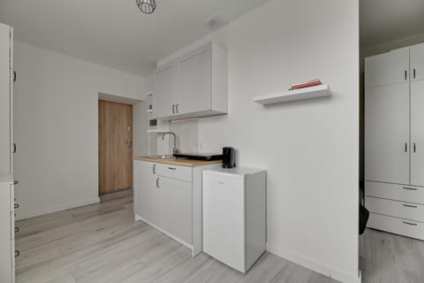 Kitchen or kitchenette, pet friendly, stove, wardrobe