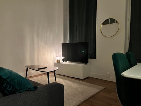 Vert Gallant - Ultra Central - Parking public - Lumineux Apartment in Arras