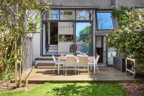 Patio, Spring, Day, Garden, Dining area, Garden view