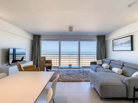 TV and multimedia, Living room, Photo of the whole room, Sea view