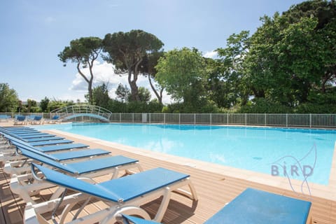 magnificent one-bedroom apartment with lake views near the sea and golf Apartment in Mandelieu-La Napoule