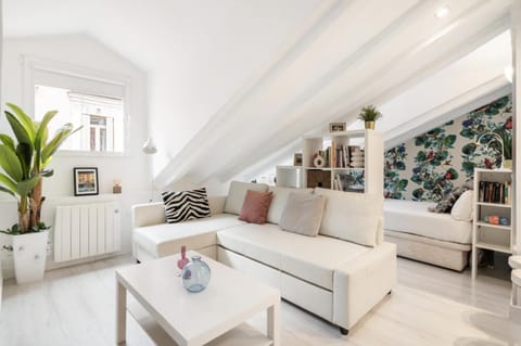 Charming Apartment in Heart of Madrid Apartment in Centro