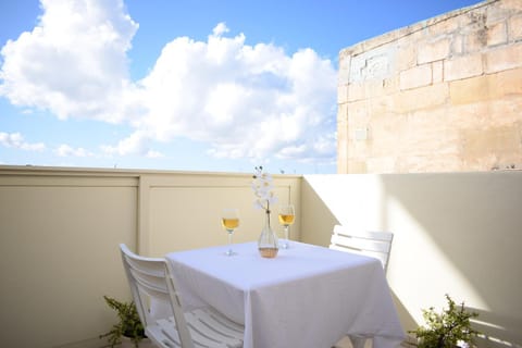 Balcony/Terrace, Drinks