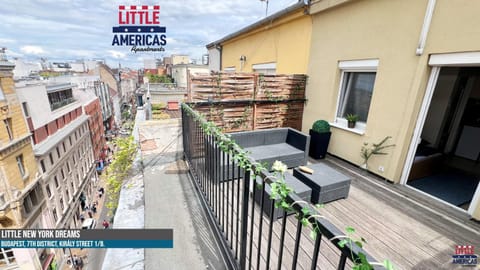 Property building, View (from property/room), Balcony/Terrace, City view, Street view