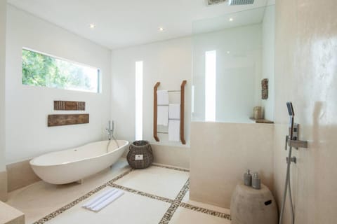 Amazing 4 bd villa in the heart of Seminyak Villa in Kuta