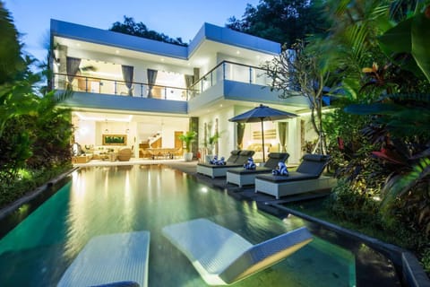 Amazing 4 bd villa in the heart of Seminyak Villa in Kuta