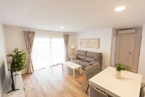 Living room, Dining area, air conditioner