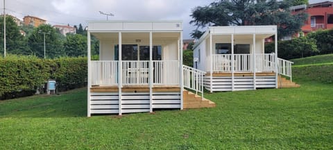 Property building, Facade/entrance, Garden, Garden view