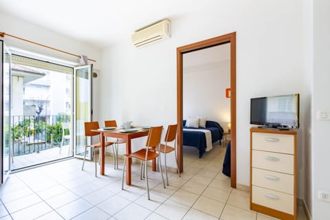 TV and multimedia, Balcony/Terrace, Living room, air conditioner