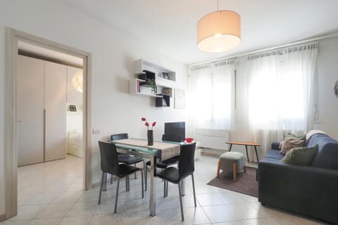 TV and multimedia, Living room, Dining area