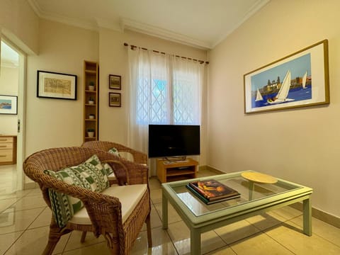 Communal lounge/ TV room, Living room