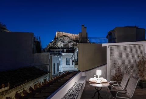 View (from property/room), Balcony/Terrace, Landmark view