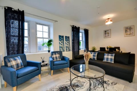 Spacious Two bedroom In Orrell with Free Parking Apartment in Wigan