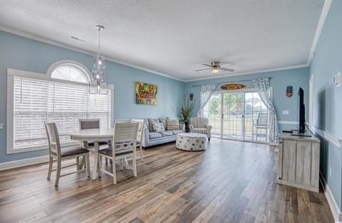 Spacious 2 BR Condo with Golf Course Views! Magnolia Place 202 House in Carolina Forest