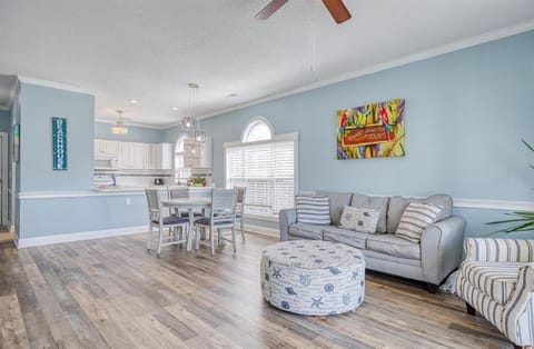 Spacious 2 BR Condo with Golf Course Views! Magnolia Place 202 House in Carolina Forest