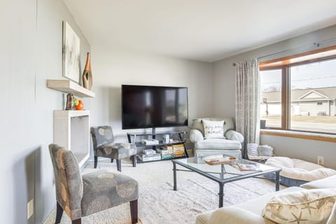 half Mi to Boat Launch Family Getaway in Menasha! House in Wisconsin