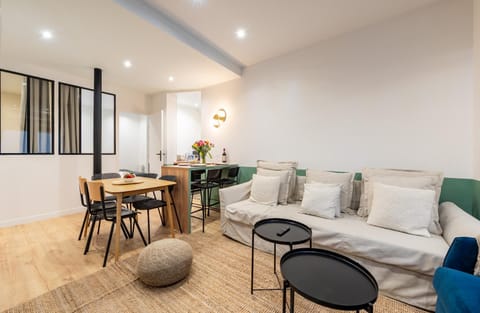 Living room, Seating area, Dining area