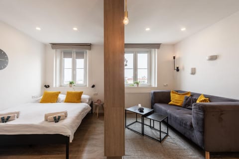 Bed, Seating area, Bedroom