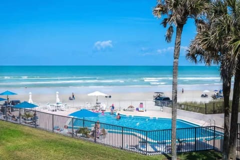 Ocean Pool view I Beach front I Near Flagler 2BR House in New Smyrna Beach