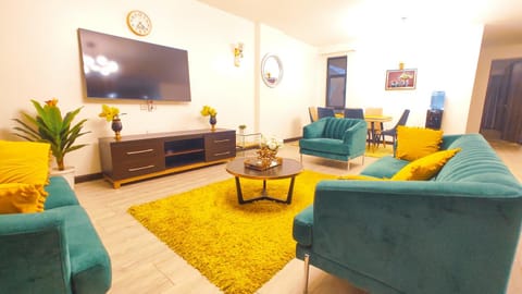 Communal lounge/ TV room, TV and multimedia, Living room, Seating area, Evening entertainment