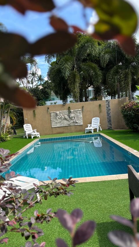 Pool view, Swimming pool, sunbed