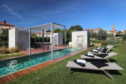 Patio, Day, Garden, Garden view, Pool view, Swimming pool, sunbed