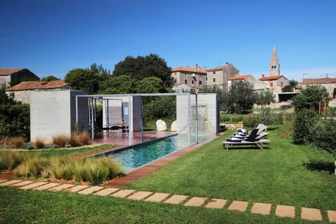 Day, Garden, Garden view, Pool view, Swimming pool, sunbed