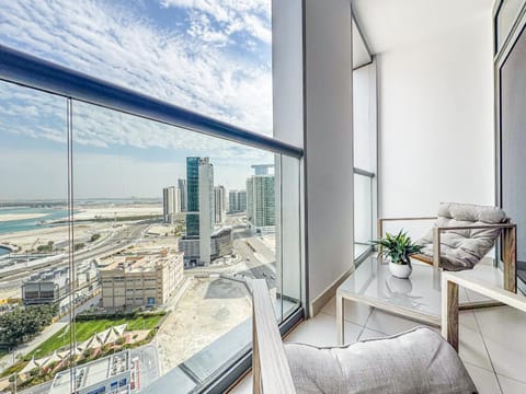 Family Heaven - 3 min walk to Reem Central Park and Beach - Designers Choice - 10 people - New Building - High Floor - Big Balcony - Reem Island Apartment in Abu Dhabi