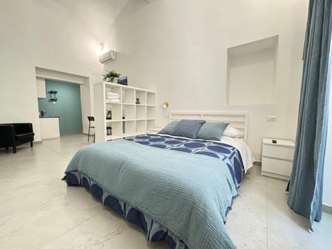 Bed, Photo of the whole room, Bedroom, wardrobe