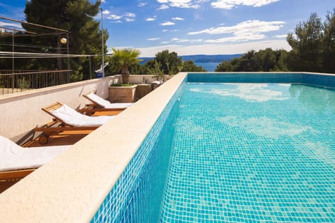 Pool view, Sea view, Swimming pool, sunbed