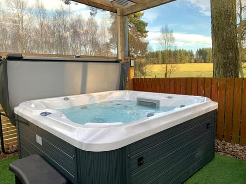 North Lodge Holiday Home, Hot Tub & Sauna House in England