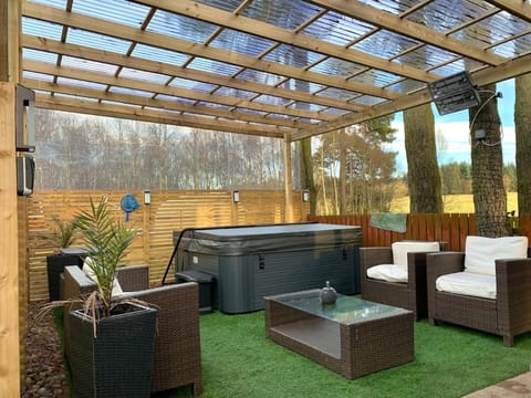 North Lodge Holiday Home, Hot Tub & Sauna House in England