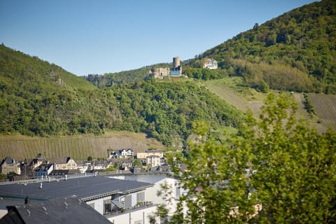 Nearby landmark, Day, Natural landscape, View (from property/room), Balcony/Terrace, Mountain view
