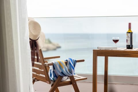 View (from property/room), Balcony/Terrace, Sea view