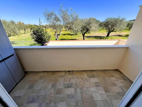 Patio, Spring, Day, Garden, View (from property/room), Balcony/Terrace, Garden view