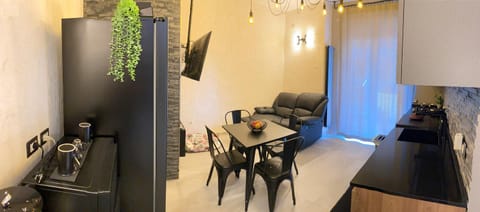 Food close-up, TV and multimedia, Kitchen or kitchenette, Living room, Seating area, Dining area, Time of day, furniture, heating, minibar, oven, pet friendly, air conditioner
