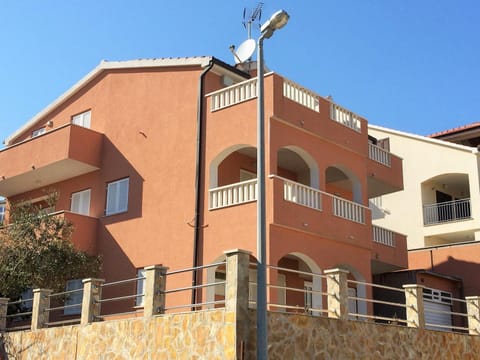 Property building, Day