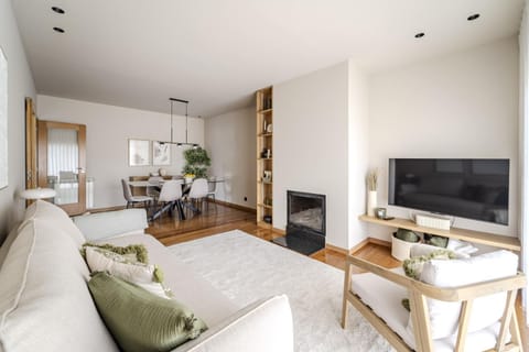 Communal lounge/ TV room, Living room