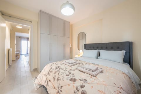 Bed, Photo of the whole room, Bedroom, towels, wardrobe
