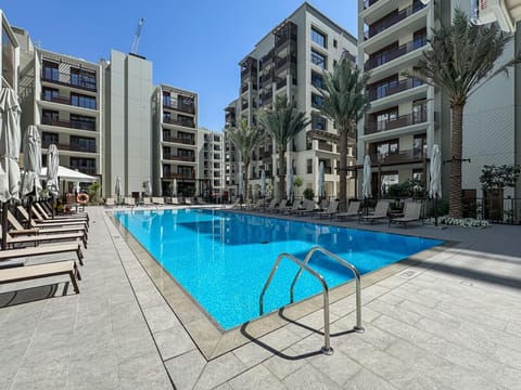 Property building, Pool view, Swimming pool, sunbed