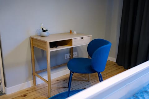 Decorative detail, Seating area