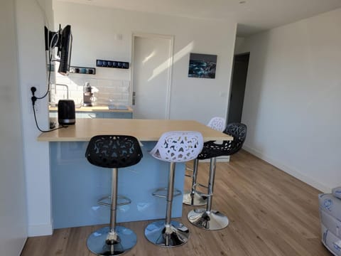 TV and multimedia, Kitchen or kitchenette, Dining area