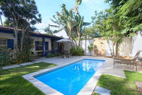 Facade/entrance, Swimming pool