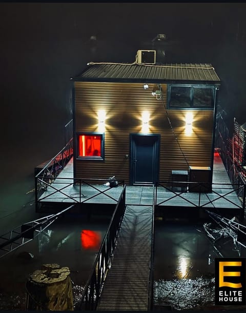 Property building, Night