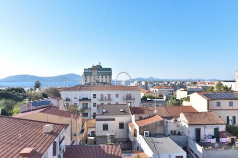Balcony/Terrace, City view