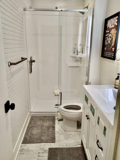 Shower, Toilet, Bathroom