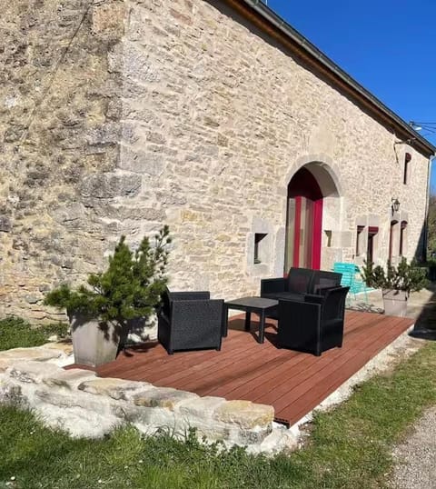 Property building, Seating area