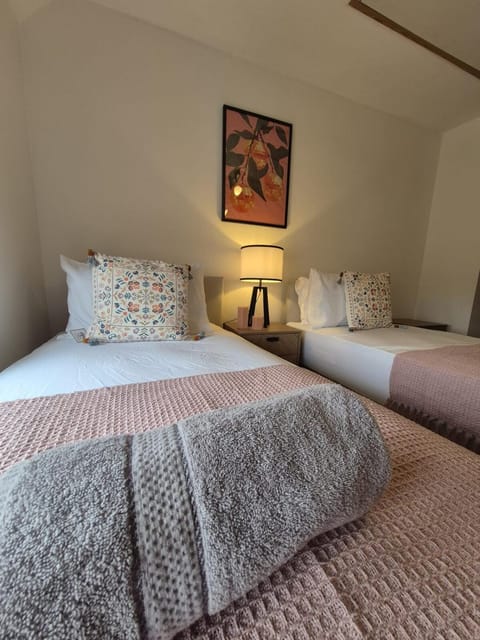 Large 3-Bed House Near Fosse Park - Free Parking Apartment in Leicester