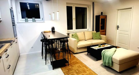 Kitchen or kitchenette, Living room