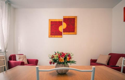 Living room, Decorative detail, Seating area
